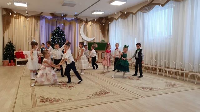 Новогодний праздник гр Радуга смотреть онлайн