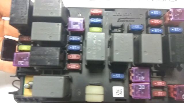 Блок с предохранителями Tyco Elektronics AMP Авео 96857129