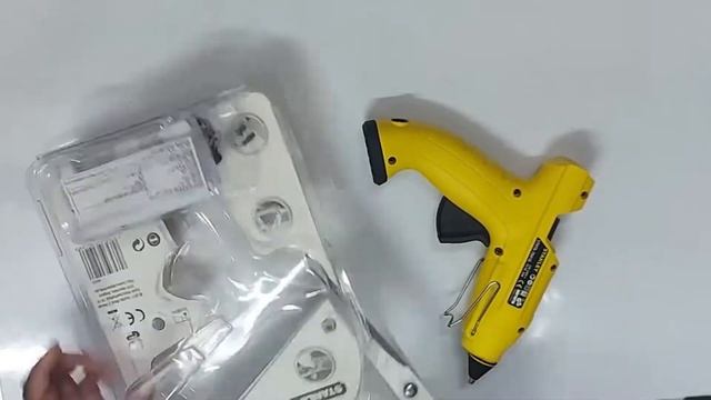 Unboxing glue gun from amazon/ Stanley cordless glue gun/ 25 watts gluegun/ STHT6-70416/ meter cord смотреть онлайн
