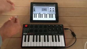 AKAI MPK Mini and iPad - Connecting