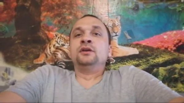 Почему у человека грустное....?