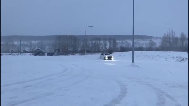 Немного боком на Mitsubishi Outlander 3 "PHEV" смотреть онлайн