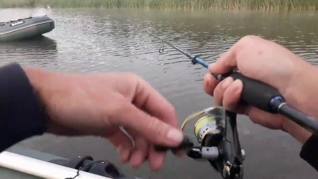 Ловля спиннингом с лодки.Рыбалка на хищную рыбу. смотреть онлайн