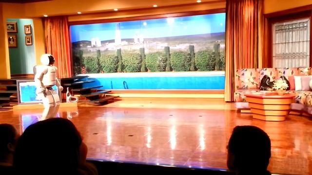 Asimo Humanoid Robot Features 2013 Full (HD) смотреть онлайн
