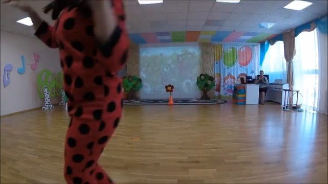 В гостях у Мухи Цокотухи смотреть онлайн