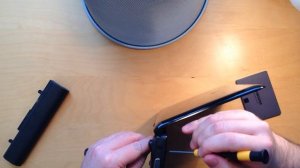 Asus Eee PC 1005HA | How to replace HDD with SSD - Part (1/3)