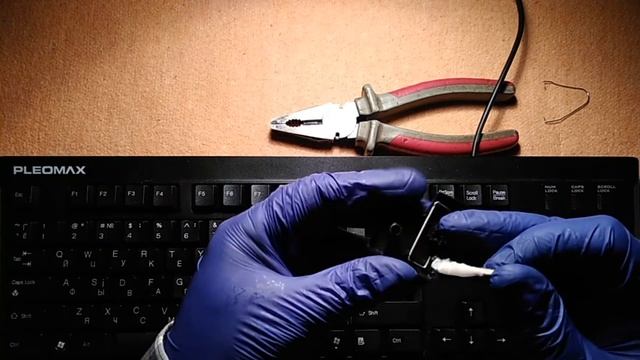 Устранение залипания кнопки Enter на клавиатуре/ Fixing the Enter-button stucking on the keyboard смотреть онлайн