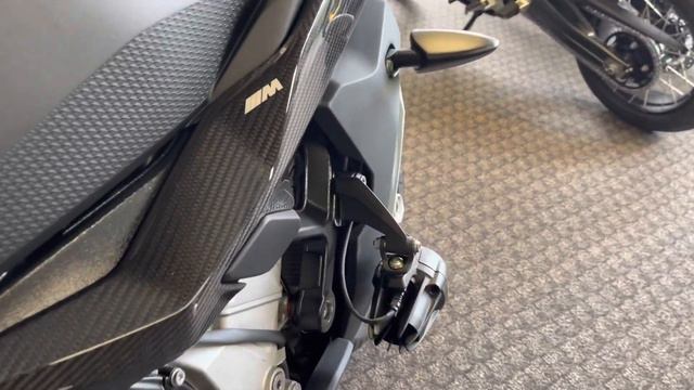 2021 BMW S1000XR Carbon смотреть онлайн