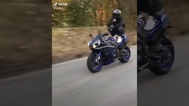 Захватывающая поездка на мото. Сколько лет учиться. смотреть онлайн