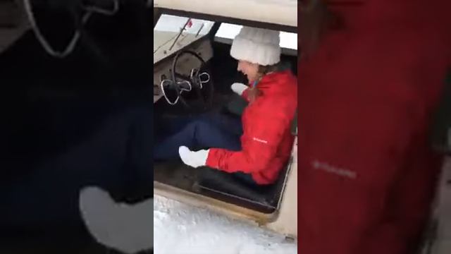 Подарок с подвохом смотреть онлайн