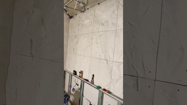 Гипсовая скала монтаж закончен. впереди затирка швов. смотреть онлайн