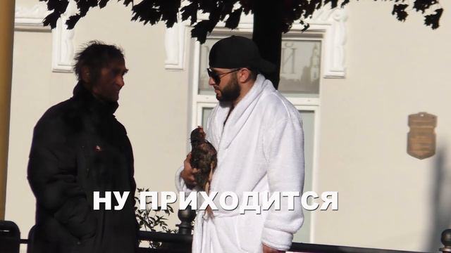НАРВАЛСЯ на КУРИЦУ / КУРЫ на ПОВОДКЕ ПРАНК / Реакция людей | Беларусь смотреть онлайн