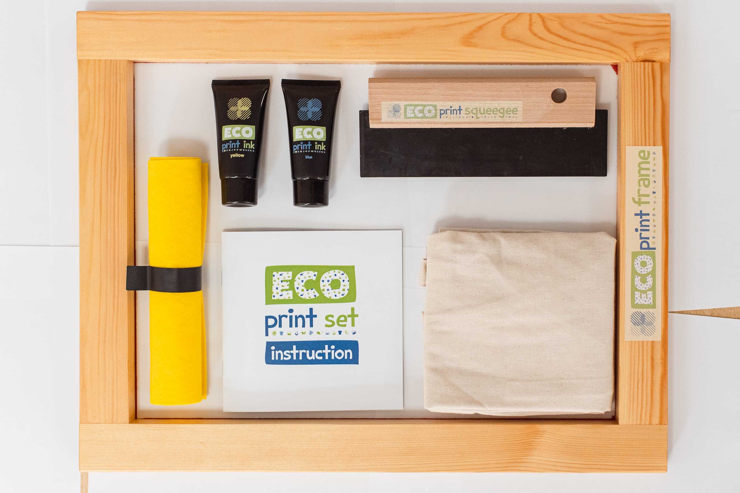 Ecoprint Set
#ecoprintset #ecoprintdesign #design #IndustrialDesign #ecoprint #serigraphy