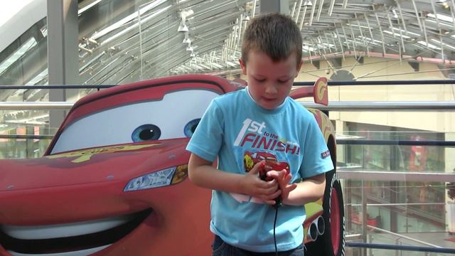 Disney/Pixar Carrera Cars 2 World Grand Prix смотреть онлайн