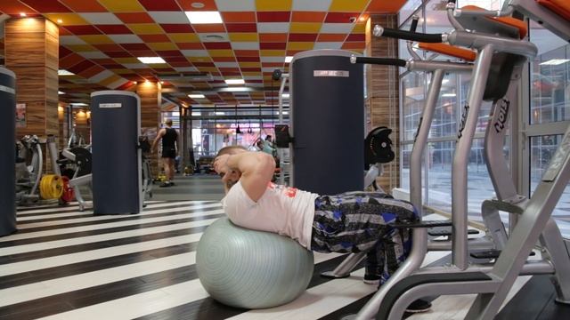 Александр Ларьков : тренировка пресса смотреть онлайн