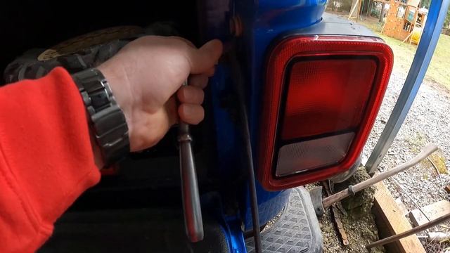 Oracle lighting flush mount tail light install. 2021 Jeep Gladiator EcoDiesel смотреть онлайн