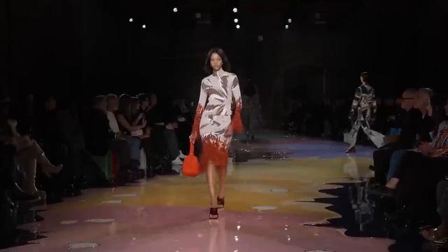 Bottega Veneta мода в Милане весна лето 2023 / Одежда, сумки и аксессуары смотреть онлайн