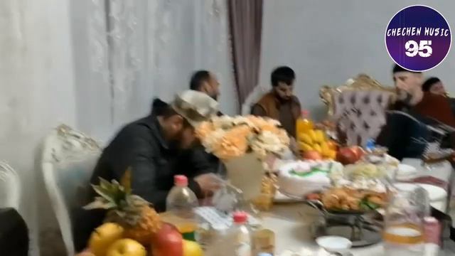 ВСТРЕЧА СТАРЫХ ДРУЗЕЙ КОЛЛЕГ Я ТОЖЕ СВАМИ ПОСИДЕЛ БЫ БРАТЬЯ 2021 смотреть онлайн