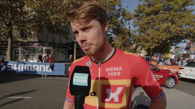 Rasmus Tiller - Interview at the start - Paris - Tours 2023 смотреть онлайн