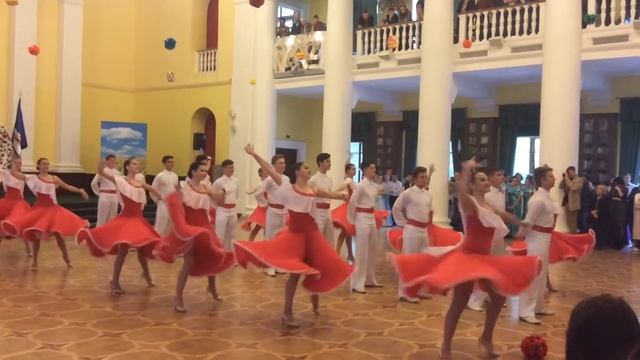 Киевский вальс 2017 гимназия #315 смотреть онлайн
