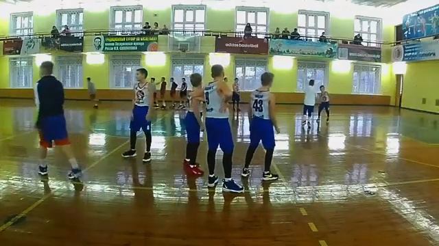 Первенство г. Череповца по баскетболу среди команд юношей 2010 г.р. и моложе. День 4 награждение смотреть онлайн
