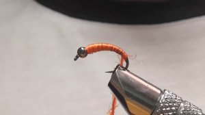 Осенняя мушка на хариуса - "оранжевая скрутка". Простая мушка для осенней рыбалки.