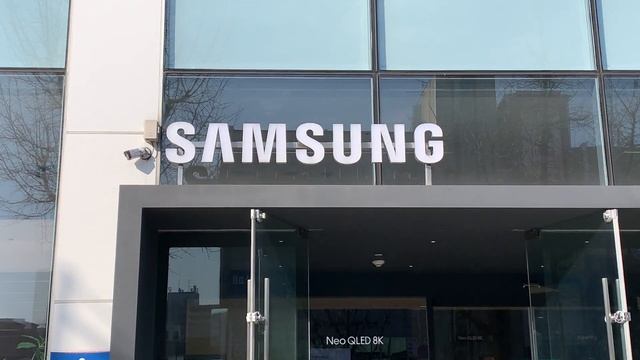 Samsung Gangnam Flagship Store Review in Seoul, Korea смотреть онлайн