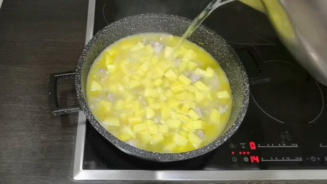 РАССОЛЬНИК С ПЕРЛОВКОЙ И СОЛЕНЫМИ ОГУРЦАМИ ОЧЕНЬ ВКУСНЫЙ РЕЦЕПТ / КАК ПРИГОТОВИТЬ ВКУСНЫЙ РАССОЛЬНИ смотреть онлайн