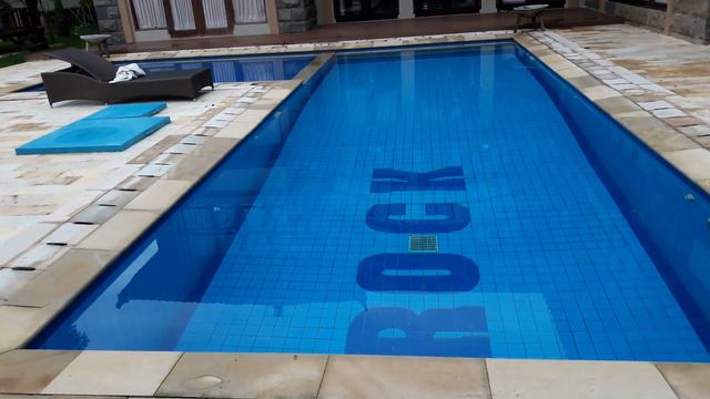 Awesome & Beautiful ROCK Swimming Pool @ Villa Panbil Batam - Reviewed by David Wijayanto смотреть онлайн