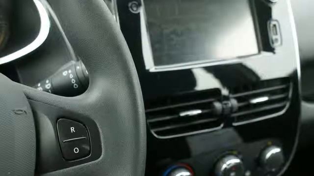 Renault Clio 0.9 TCe ECO Expression Navi/ Cruise-ctr смотреть онлайн