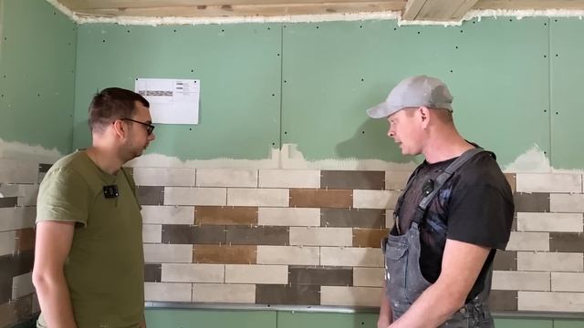 Занялись новой кухней в деревянной пристройке. Выравниваем стену и делаем красивый фартук смотреть онлайн