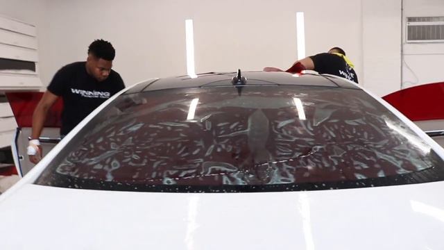 Red Tint on a Mercedes Benz E-Class смотреть онлайн