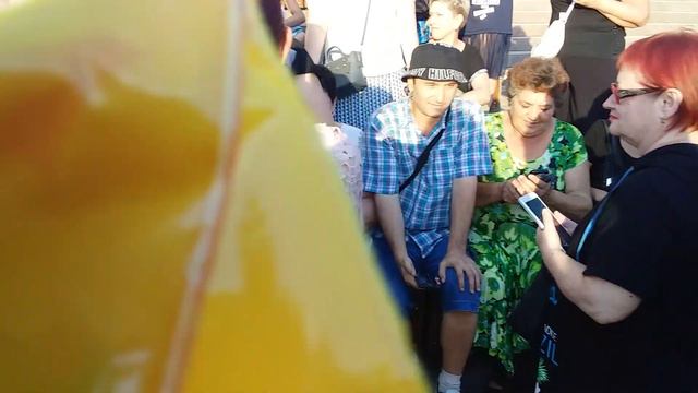 АЛМАТИНСКИЕ ФОНТАНЫ И ФОТОГРАФИЯ С ЭЛЛОЙ. смотреть онлайн