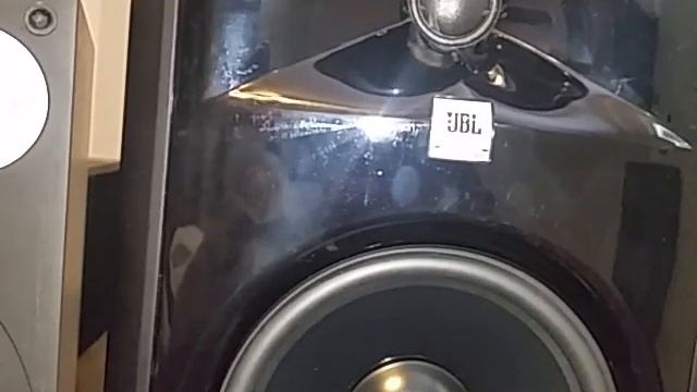 Studio monitors vs hi fi speakers test 2 jbl 306 p s monitor vs b&w 686 смотреть онлайн