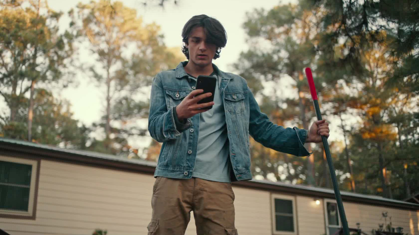 В плену огня — Русский трейлер (2024) смотреть онлайн