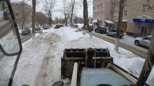Чистим аллею.Грузим камазы снегом.Побывали не снежном полигоне.