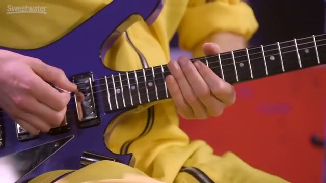 Артист Ibanez Пол Гилберт учим гитарные фразы урок 1 смотреть онлайн