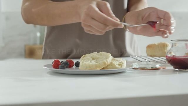 Introducing the KitchenAid Fruit and Vegetable Strainer Accessory | KitchenAid смотреть онлайн