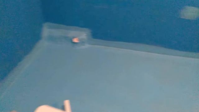 Покрыл пол в ванной вторым слоем гидроизоляции - показываю результат!