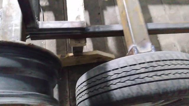 Обзор вездеход на гусеницах своими руками(Мечта)сборка часть 4. Задняя ось готова. смотреть онлайн