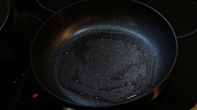 Любимое блюдо на пост. Жареная картошка с грибами на сковороде, рецепт смотреть онлайн