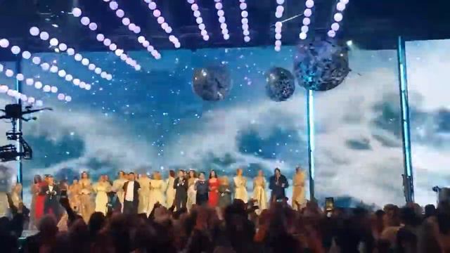 Советую всем посмотреть !!! Сказочное закрытие Ассамблеи Фаберлик 2017! Новая девизная песня! смотреть онлайн