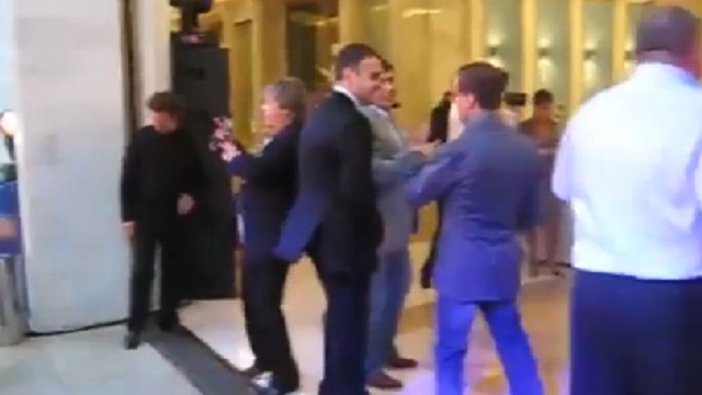 Медведев танцует?! смотреть онлайн