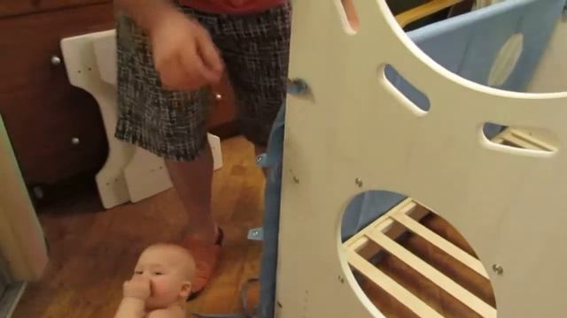 Кроватка SleepWell: чадо где надо смотреть онлайн