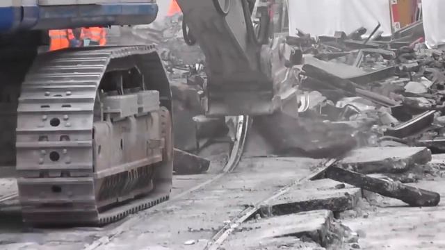 Mega machines hard at work / тяжелые мега-машины делают свою работу смотреть онлайн