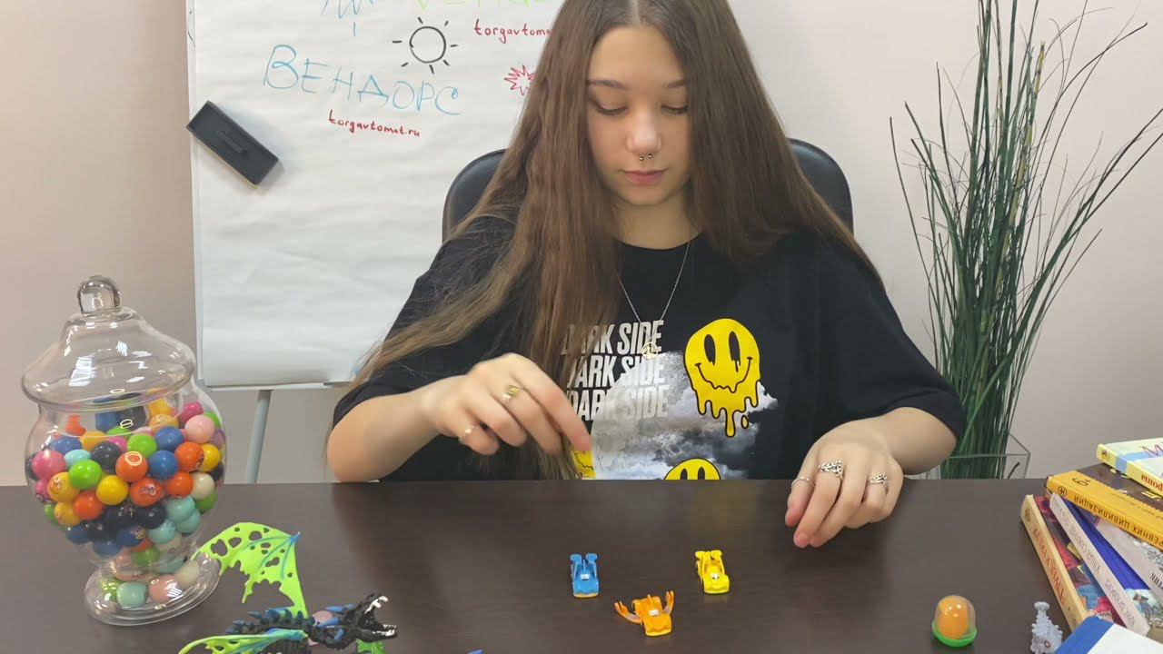 Игрушка-конструктор для вендинга "Летающие машинки" смотреть онлайн