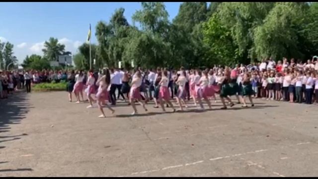 Последний звонок 2019,флешмоб ,11а и 11б, классы ,шк.147(Днепр) смотреть онлайн