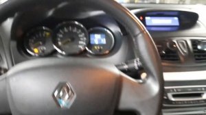 Электронный щуп проверки уровня масла в двигателе Renault Fluence