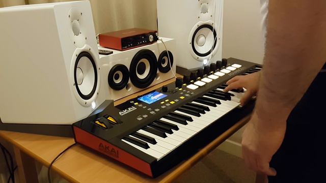 Akai Pro Advance 61 Unboxing смотреть онлайн