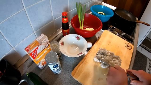 НЕВЕРОЯТНО ВКУСНЫЕ КОЛЬЦА ИЗ КАБАЧКОВ С КРЕВЕТОЧНЫМ ФАРШЕМ смотреть онлайн